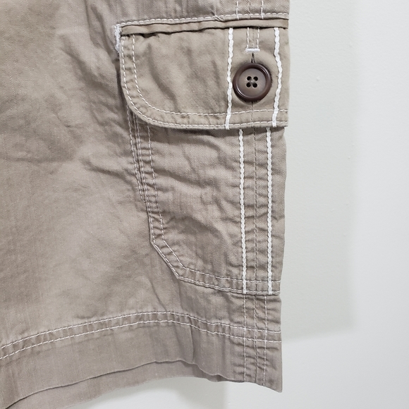Eddie Bauer khaki Y2K cargo shorts with white stitching detail woman's size 10 - Picture 7 of 10